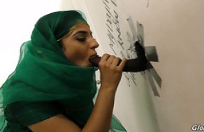 Pakistanais pute avec des gros seins de Nadia Ali VS BBC en gloryhole chambre